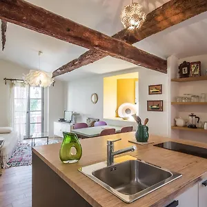 Appartement Maison Petite Roquette Et Garage, Arles